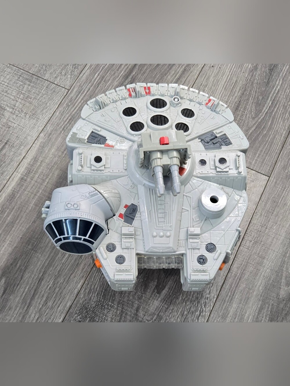 2011 Hasbro Star Wars Galactic Heroes Millennium Falcon Playset